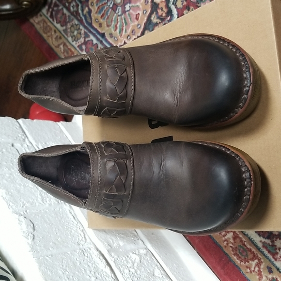 Born Brown Leather Ankle Booties 7M - Picture 8 of 16